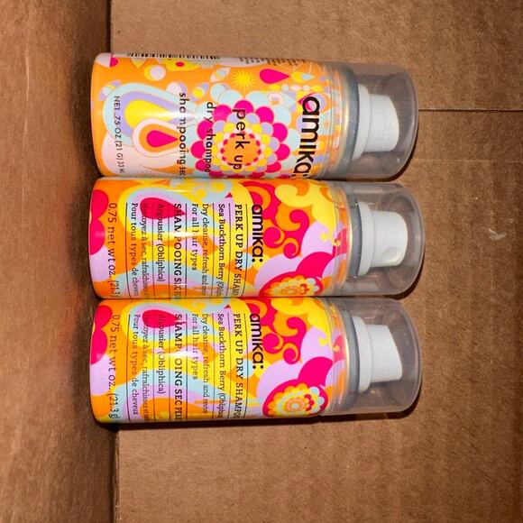 Amika perk up dry shampoo